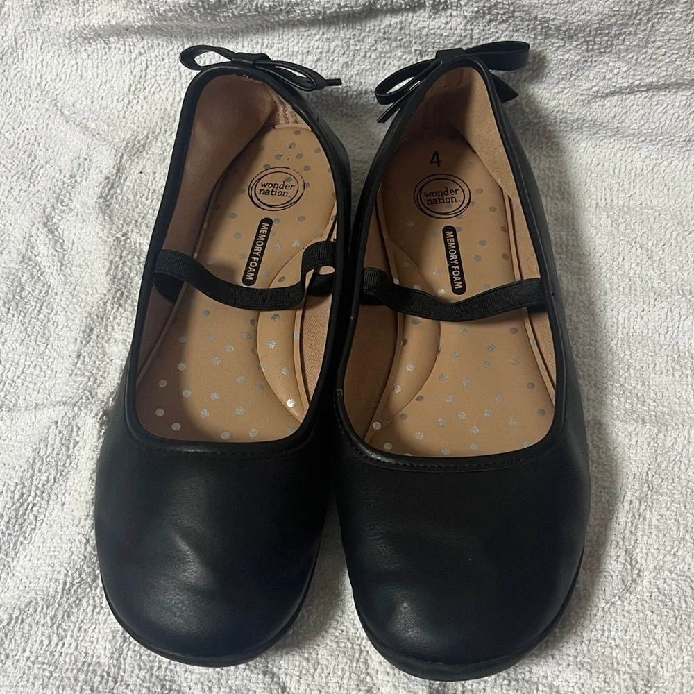 Wonder Nation girls Black Ballet Flats in size 4